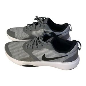 Nike Men's Comfort Footbed Gray and Black Athletic Sneakers